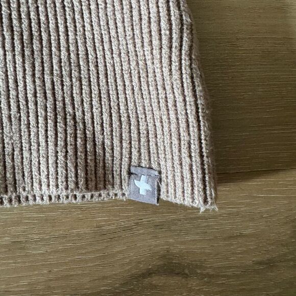 Figs Women’s Brown Tan Ribber Long Sleeve Sweater Size Small Comfy With Pocket - Picture 4 of 7